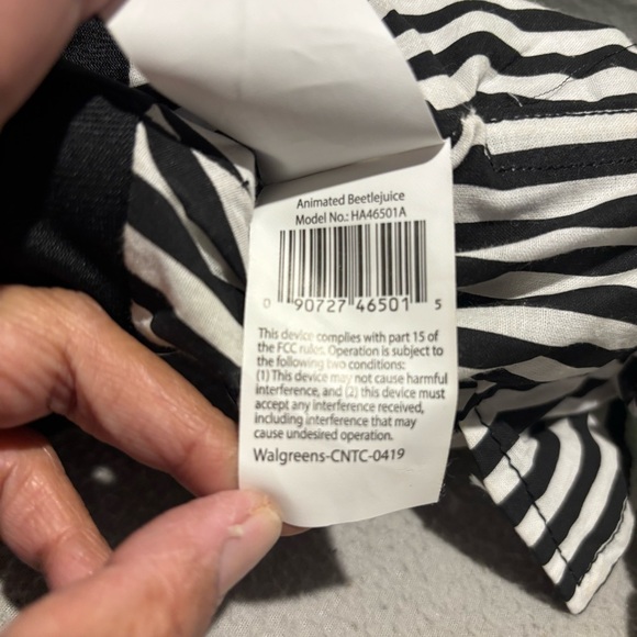 Beetlejuice 12” Animated Plush Figure Walks and Talks Collectible - Picture 8 of 8